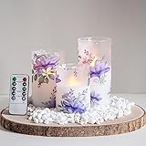 Mavandes Flammenlose Glas LED Kerzen mit Fernbedienung und Timerfunktion,Lila Blumen Batteriebetrieben Echtes Wachs 3er-Satz Warmes Feuer Elektrische Stumpenkerzen(7,5CM x 10 12,5 15CM)