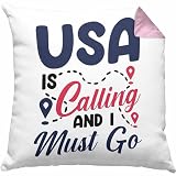 Trendation Auslandsjahr Geschenk Abschied Kissen mit Füllung 40x40 USA Is Calling and I Must Go Amerika Vereinigte Staaten von Amerika Abschiedsgeschenk (Rosa)
